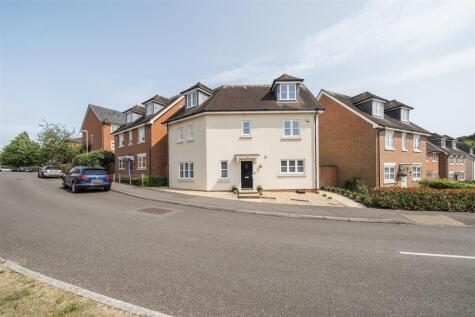 Knowle Avenue, Knowle
