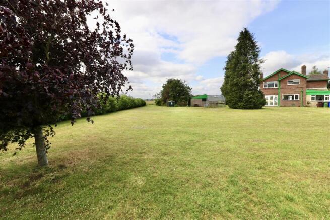 3 bed Detached to rent Image 12