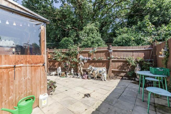 108 Oyster Lane, Byfleet, KT14 7HR - 7.jpg