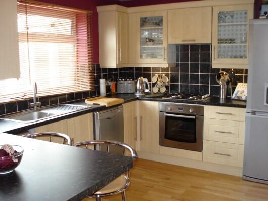 BREAKFAST/KITCHEN