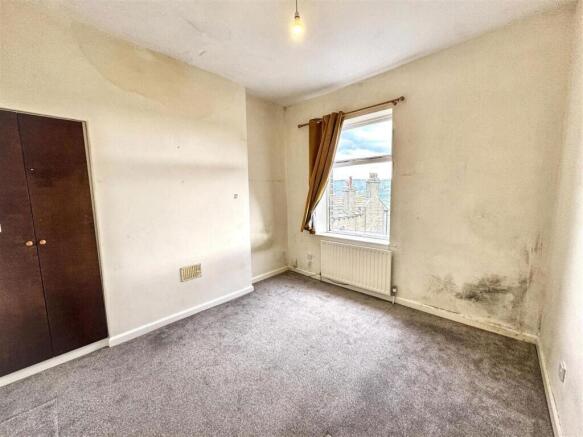 3 bed Terraced for sale Image 6