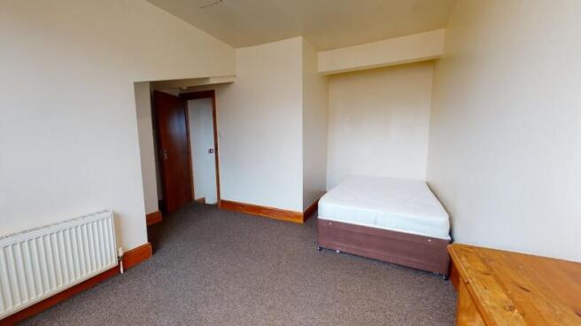 6 bed Terraced to rent Image 4
