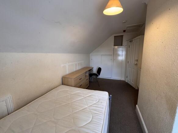 1 bed House Share to rent Image 6