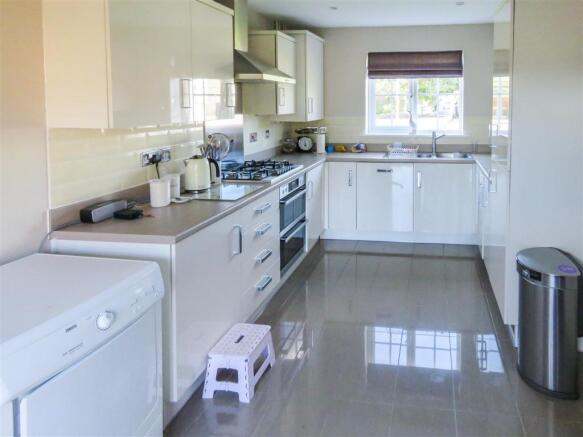 Kitchen Area.JPG