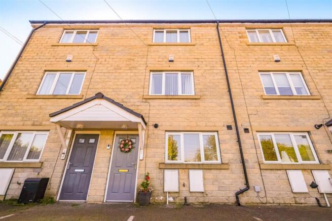 3 bed Town House for sale Image 12