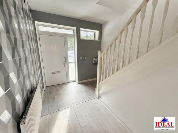 3 bed Semi-Detached for sale Image 10