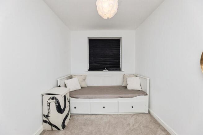 3 bed Semi-Detached for sale Image 7