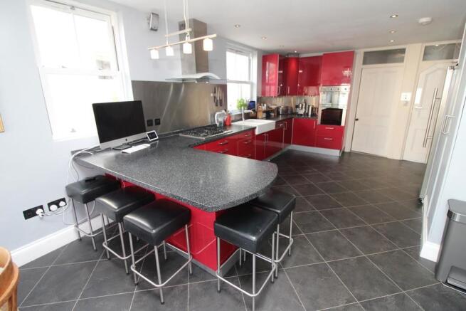 Kitchen/Breakfast...