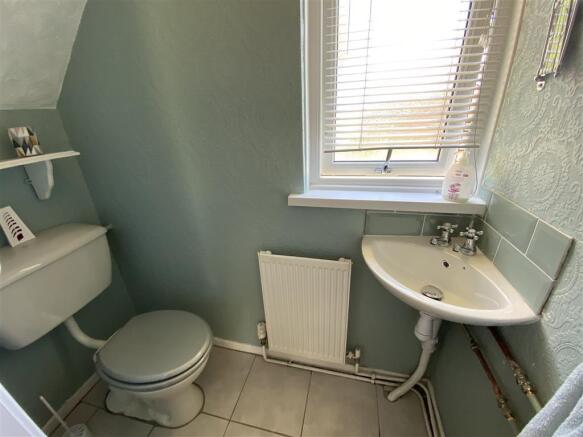 Cloakroom/wc