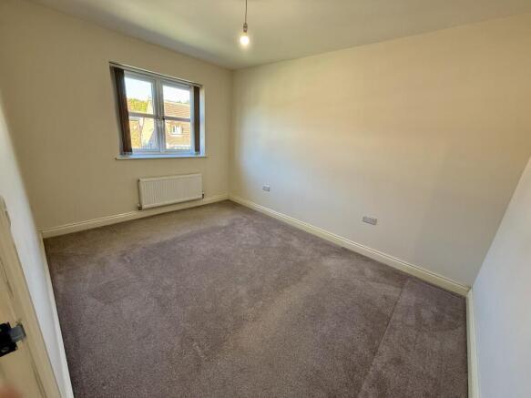 3 bed House to rent Image 8