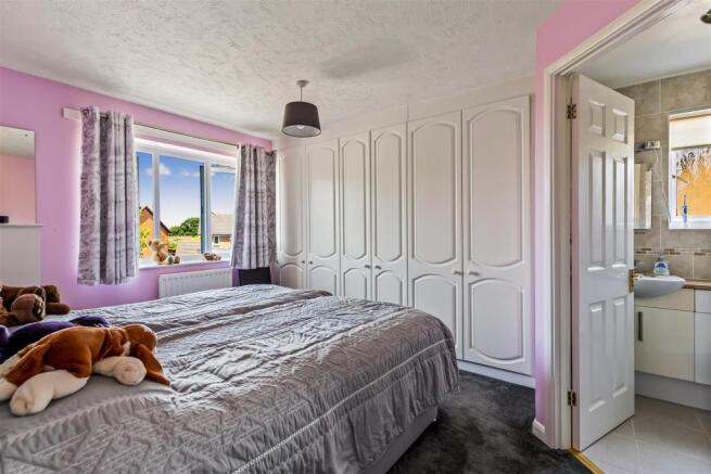 Bedroom 1.jpg