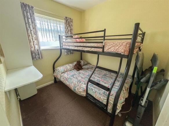 Bishops Drive, Bel Air Chalet Estate, St. Osyth photo 4