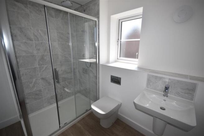 4 bed Detached for sale Image 6