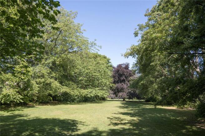 Oval Gardens