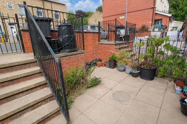 3 bed Terraced to rent Image 4