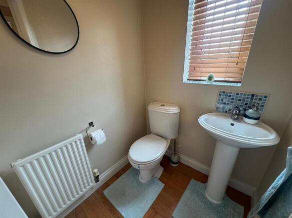 4 bed Detached for sale Image 6