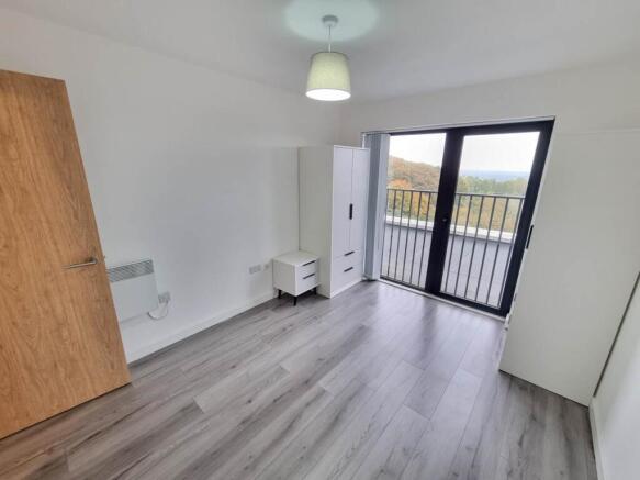 2 bed Flat to rent Image 11
