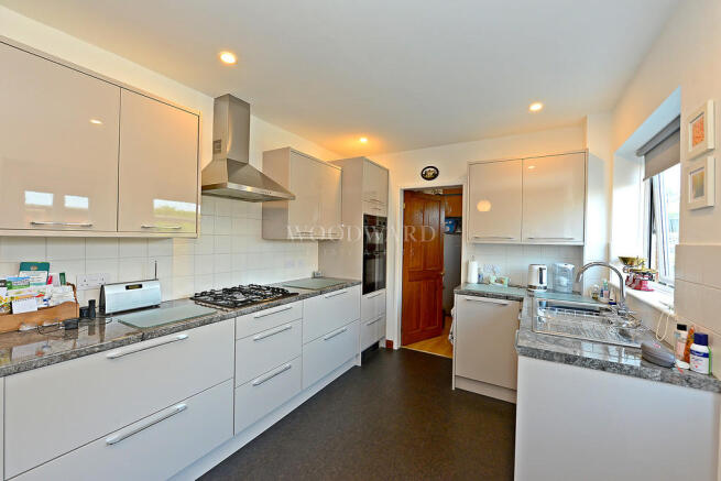 Kitchen/Breakfast...