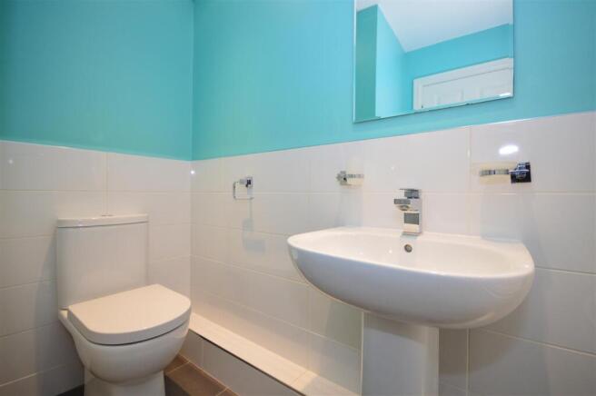 2 bed Flat to rent Image 12