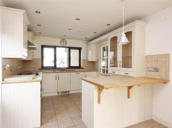 Four-bedroom detached property, Bishop Sutton photo 4