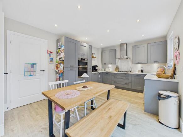 Kitchen/Dining