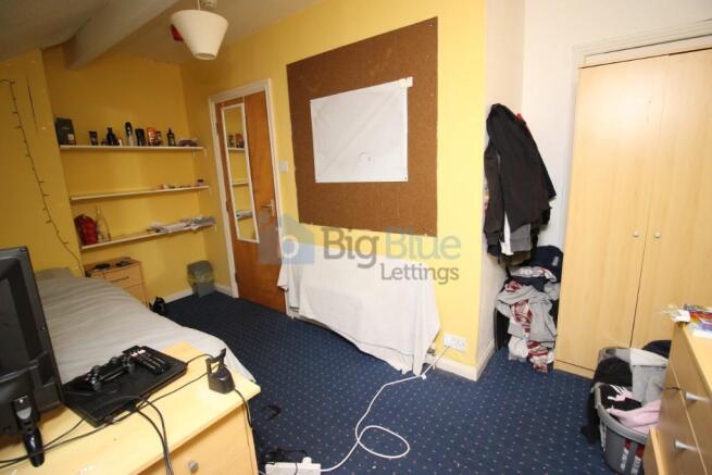 6 bed Terraced to rent Image 8