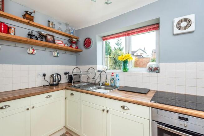 Kitchen: