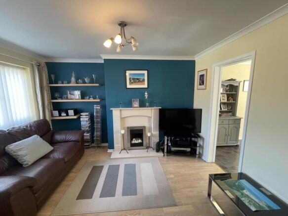 Upton Close 4 - Lounge Front.jpg