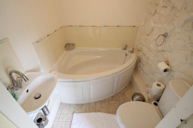 2ND FLOOR BATHROOM