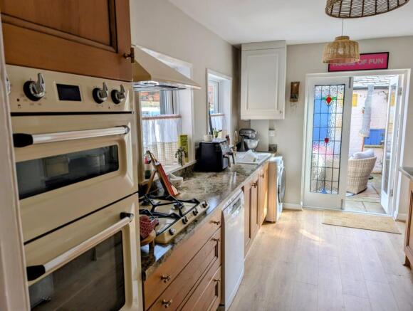 2 bed Terraced for sale Image 9