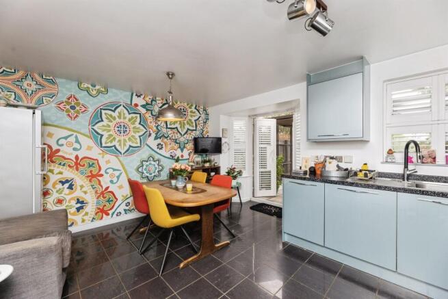 3 bed Terraced for sale Image 5