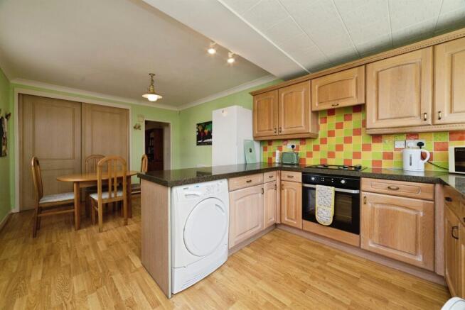2 bed Detached Bungalow for sale Image 7