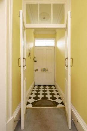 4 bed Town House for sale Image 9