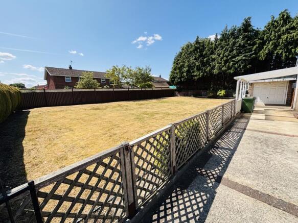 3 bed Semi-Detached for sale Image 10