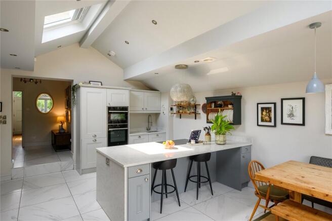 4 bed Semi-Detached for sale Image 12