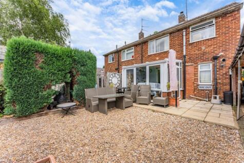 NN15, Hawthorn Close, Burton Latimer