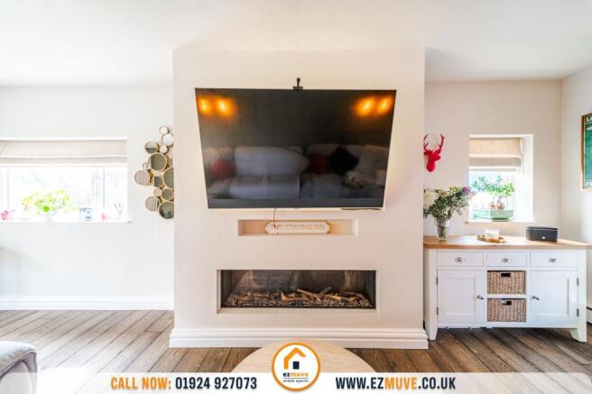 5 bed Detached for sale Image 7