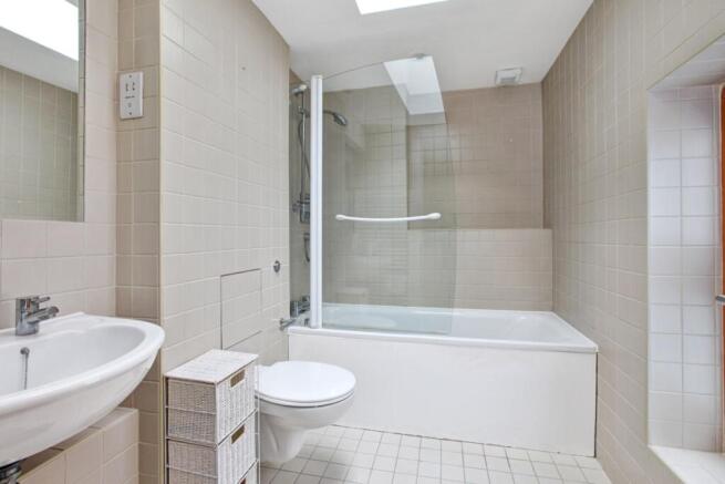 2 bedroom house u...