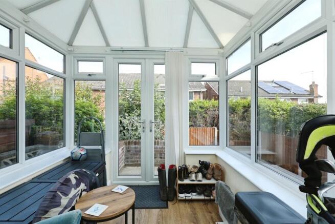 3 bed Semi-Detached for sale Image 9