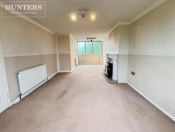 3 bed Semi-Detached for sale Image 3