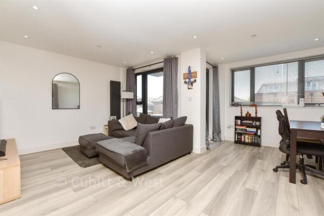 Lounge / Kitchen