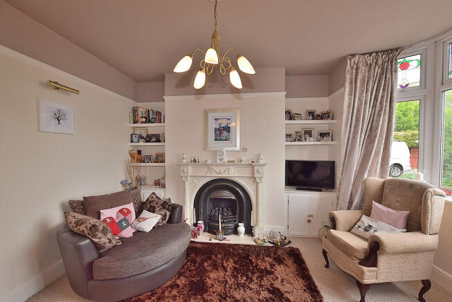 4 bed Semi-Detached for sale Image 4