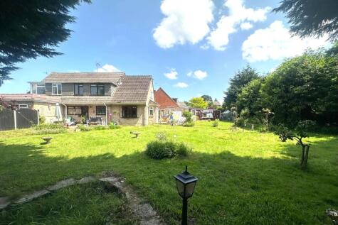 Olde Farm Drive, Blackwater, Camberley, Hampshire, GU17