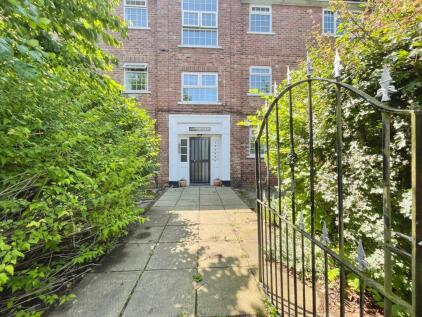 Aigburth Road, Liverpool, L17