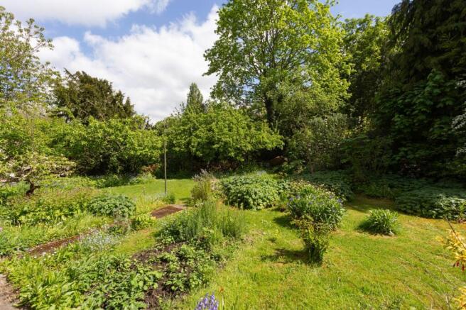 4 bed Semi-Detached for sale Image 12
