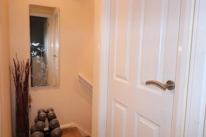 FIRST FLOOR LANDING