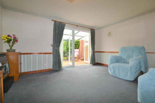 lounge2.jpg
