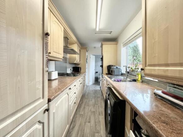 Cottage Lane, Wolverhampton, WV10 photo 4