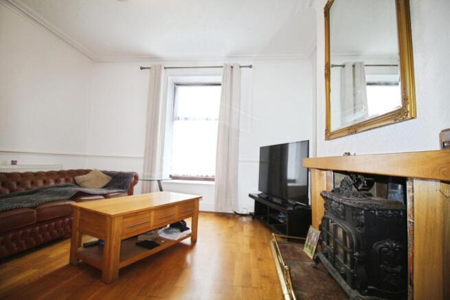 4 bed Semi-Detached for sale Image 4