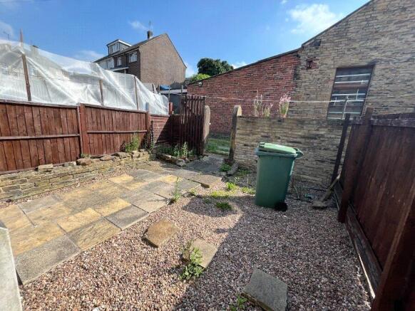 2 bed Terraced to rent Image 8